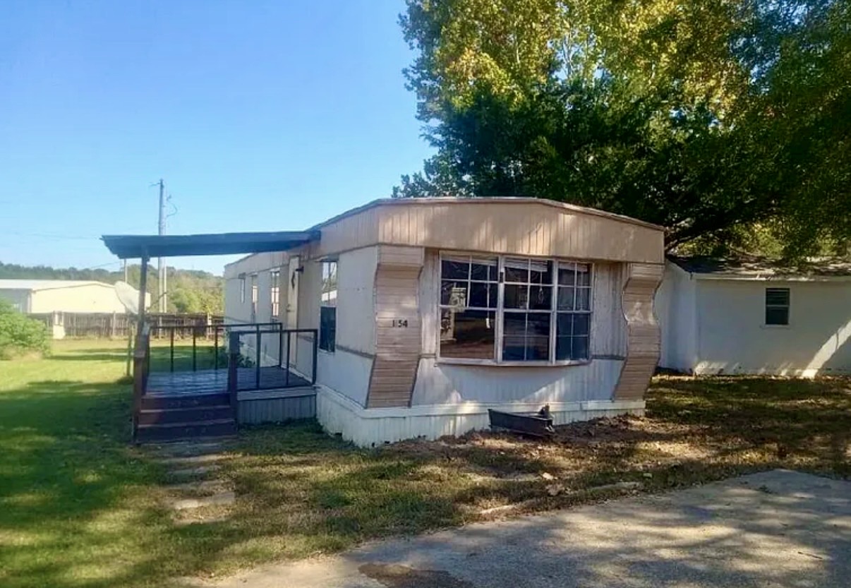 Three bedroom rental home on Hillside Circle in Stonewall Louisiana